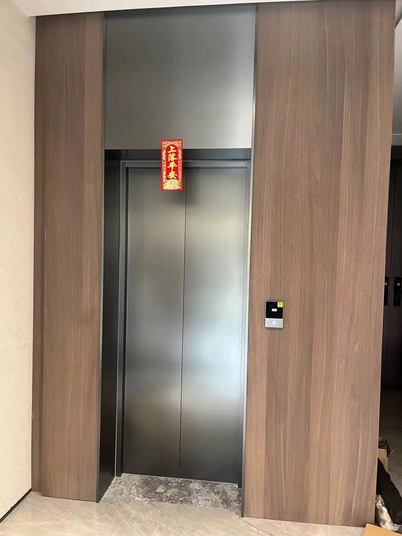 4 Floor 2 Passenger Home Elevator with Automatic Doors by hiphen