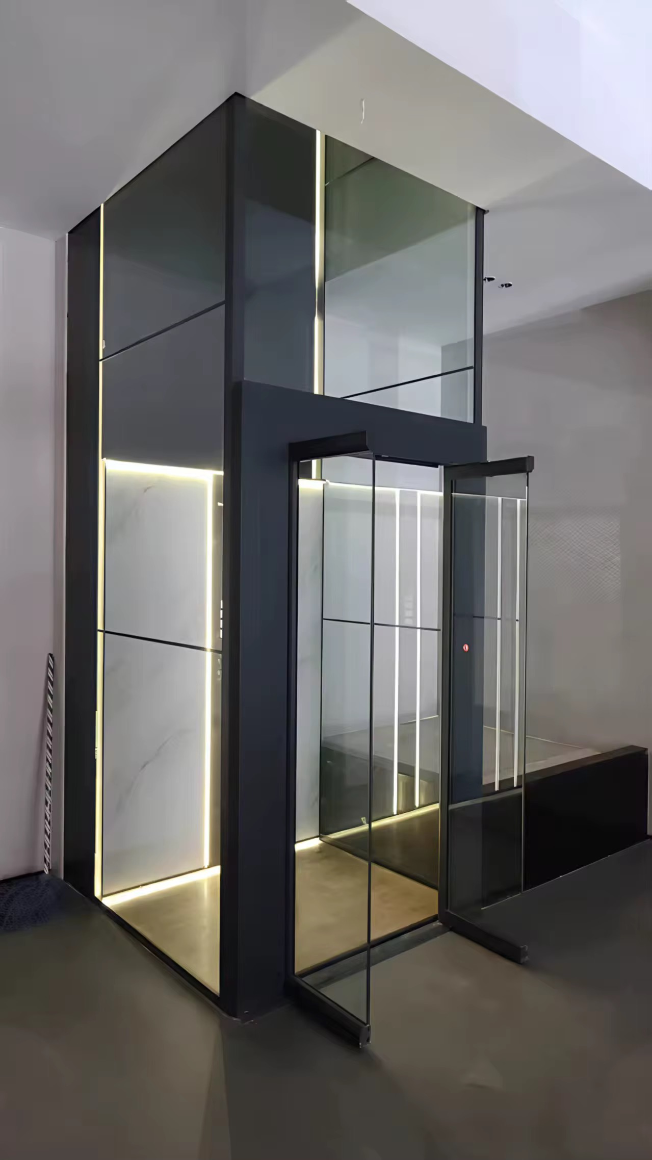 Luxury Glass 4-Stop Hydraulic Gearless Home Elevator by hiphen
