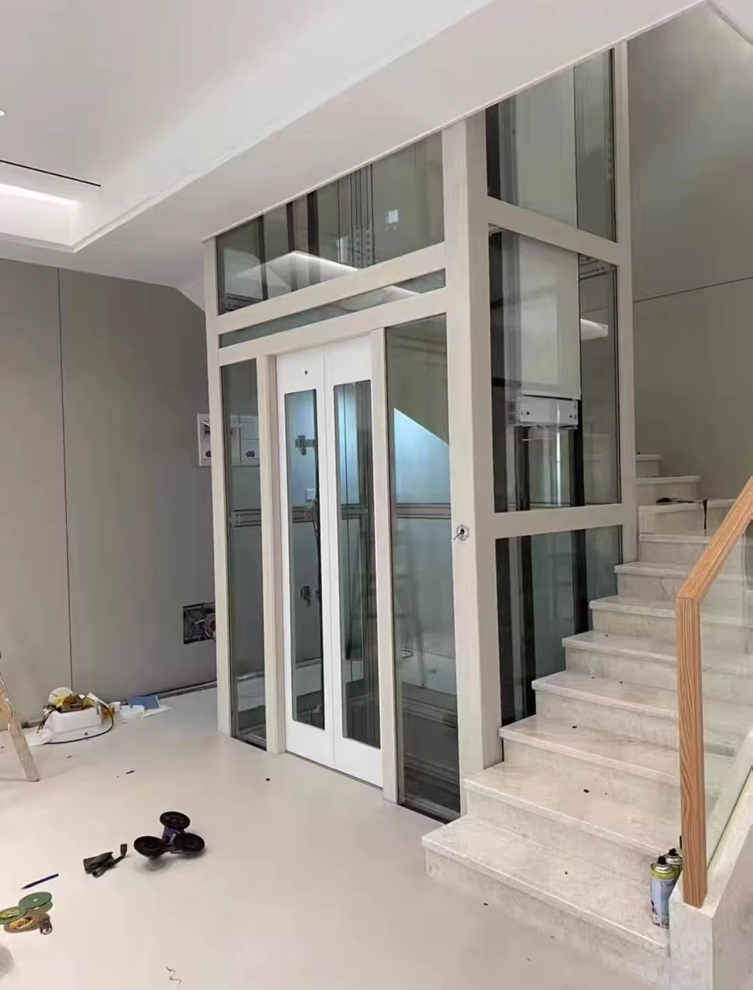 Pitless Indoor Home Lift – Architectural Harmony by hiphen