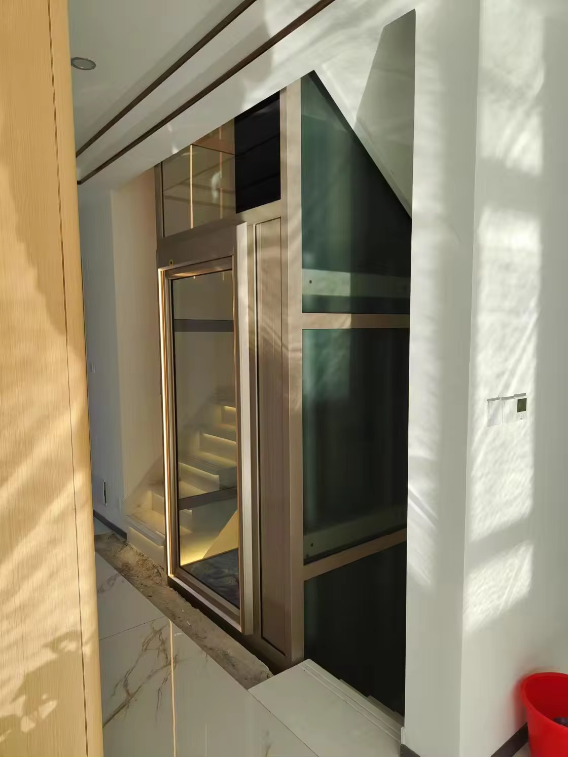 Pitless Indoor Home Lift – Sleek Space Saver by hiphen