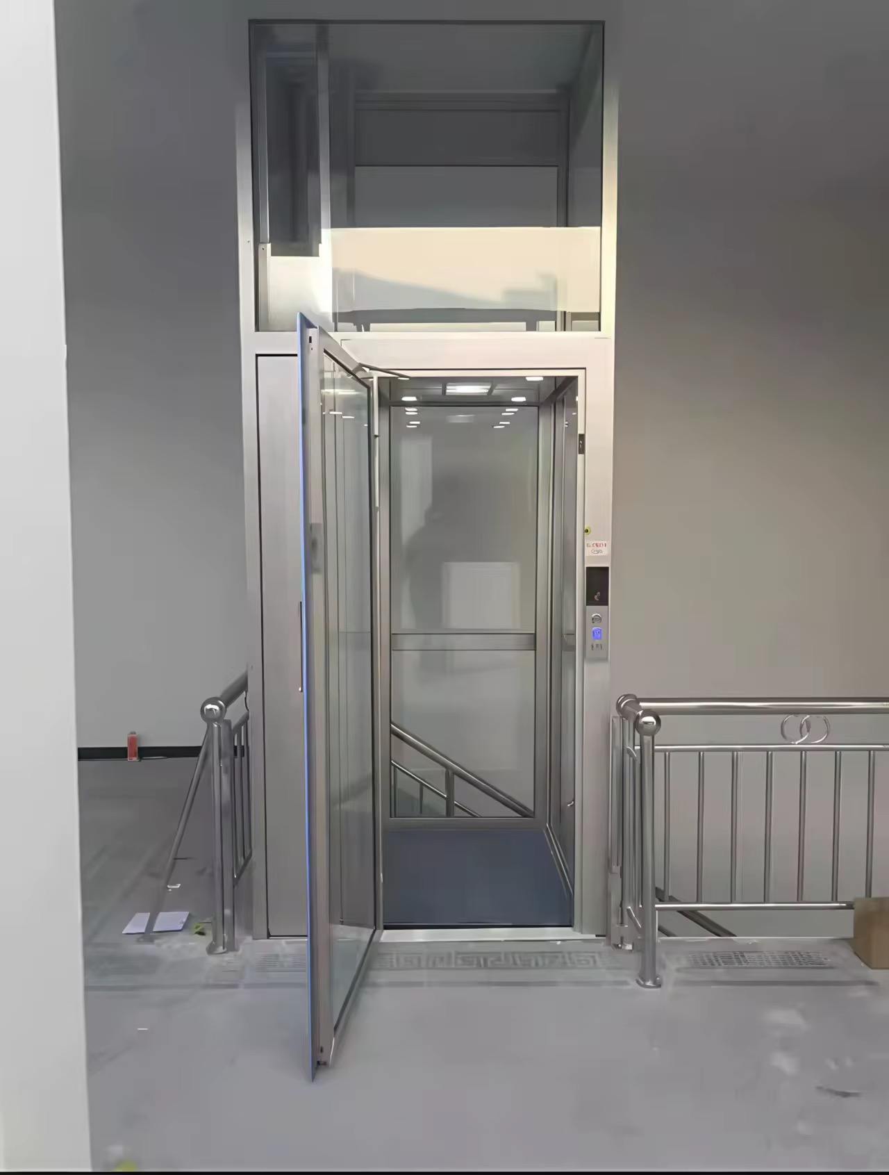 Smart Voice-Controlled Home Lift for Apartment Blocks by hiphen