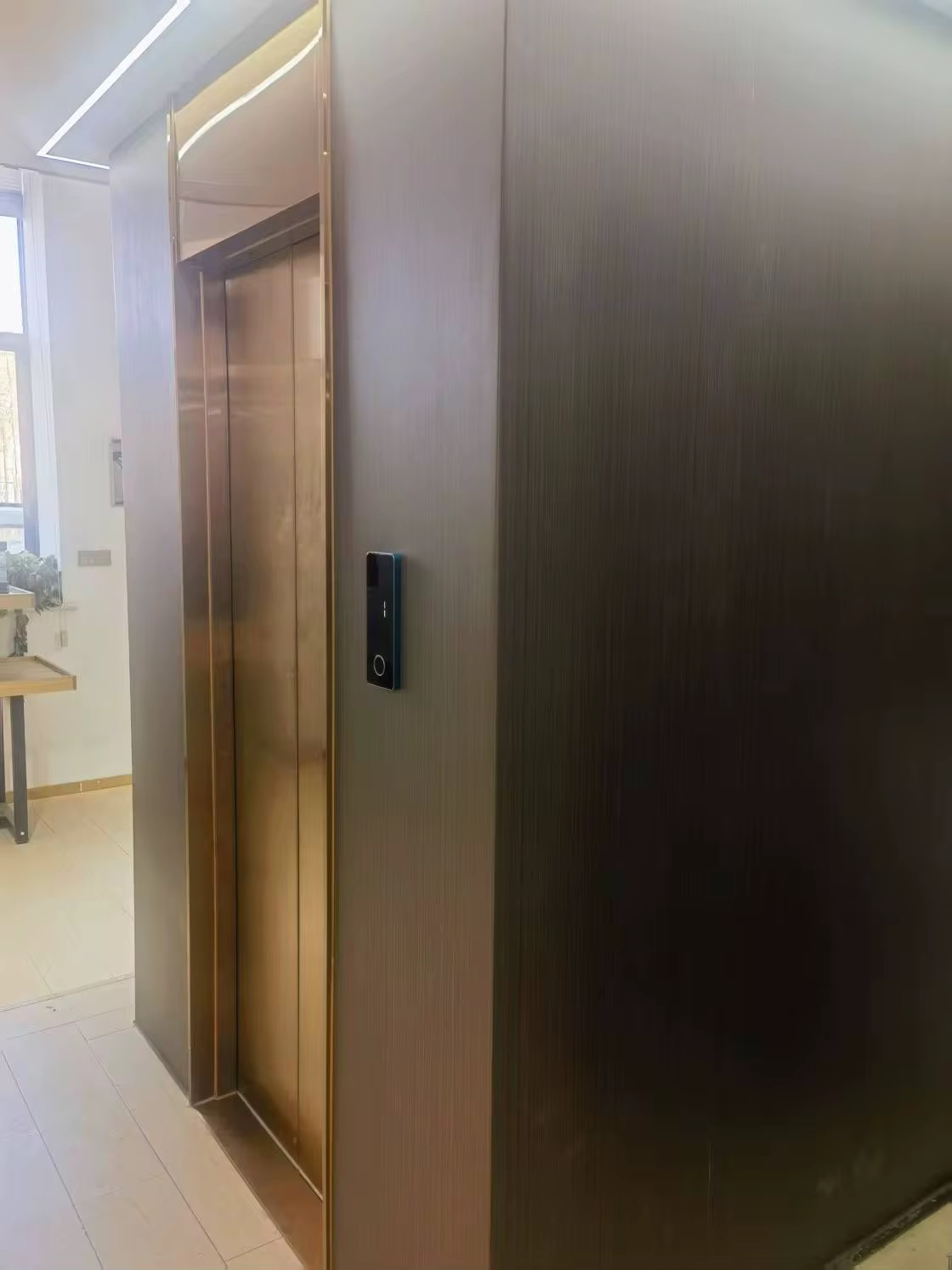 AI-Controlled 5 Floor 6 Passenger Elevator by hiphen