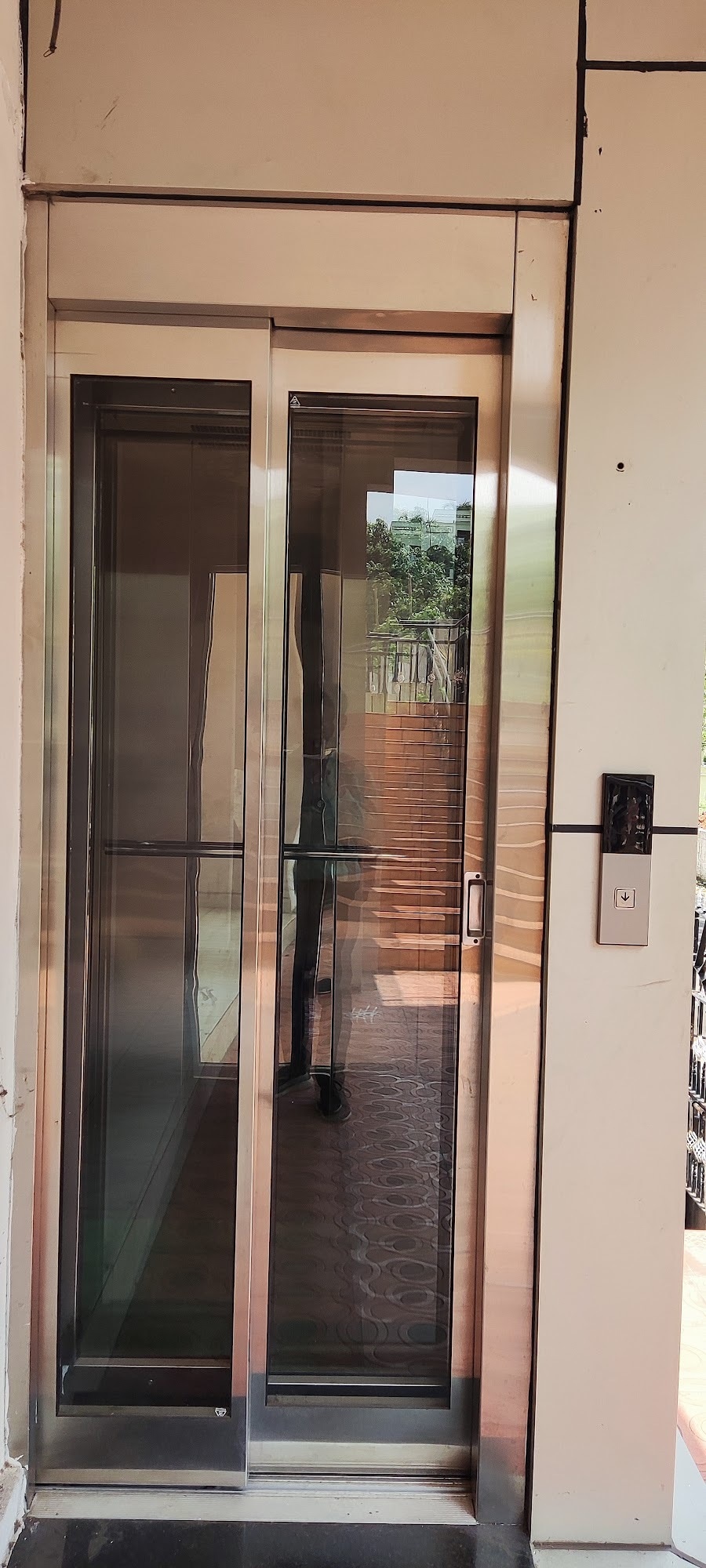 7-Floor 8 Passenger Elevator – Built for Performance & Safety by hiphen