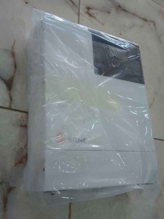 SRNE 1.5kw 12v 108vdc Hybrid Inverter with Inbuilt 60a MPPt Controller. HF1215S60-108 by Lumett