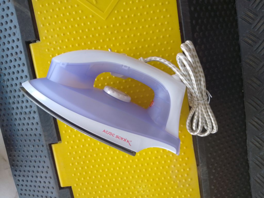 SONIK 250W AC/DC Inverter Pressing Iron by Lumett