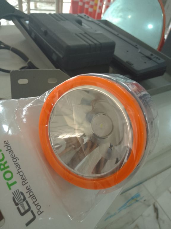 DP 3W LED Torch Light – DP-1953B by Lumett