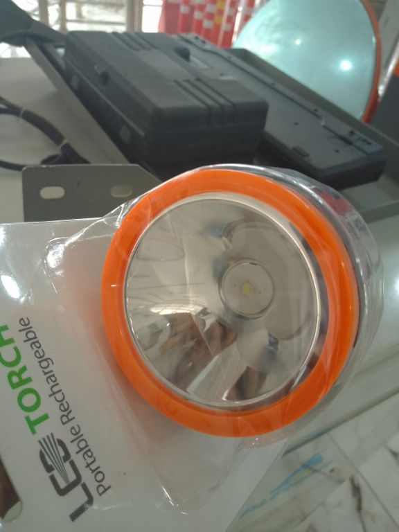 DP 3W LED Torch Light – DP-1953B by Lumett