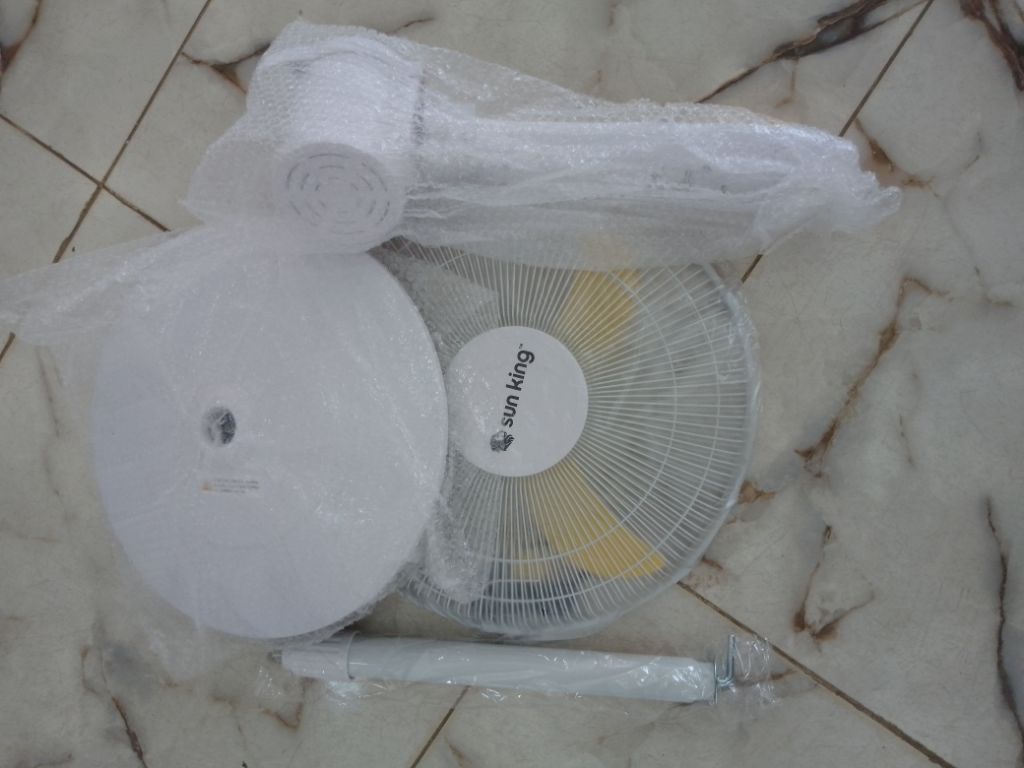 Sun King SK-727 Pedestral Fan by Lumett