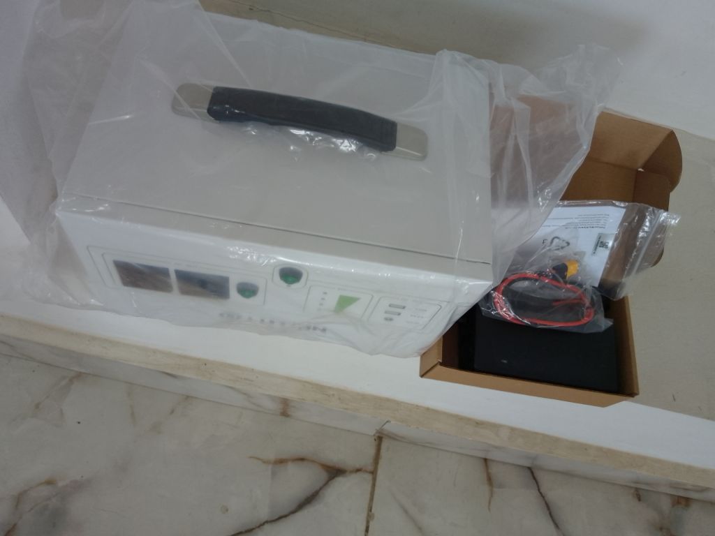Lutian LE1000-B 1000W 960Wh All-In-One Solar Generator – (Solar Panel not Inclusive) by Lumett